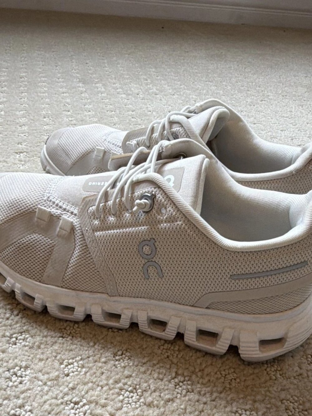 On Cloud 6 Pearl White Womens Running Shoes Size 5.5